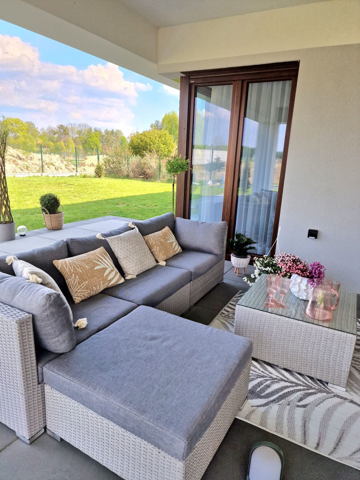 Sano Tuin hoekloungeset met tafel 4-zitter (Grijs)