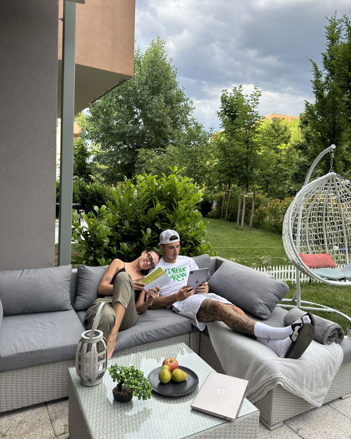 Sano Tuin hoekloungeset met tafel 4-zitter (Grijs)